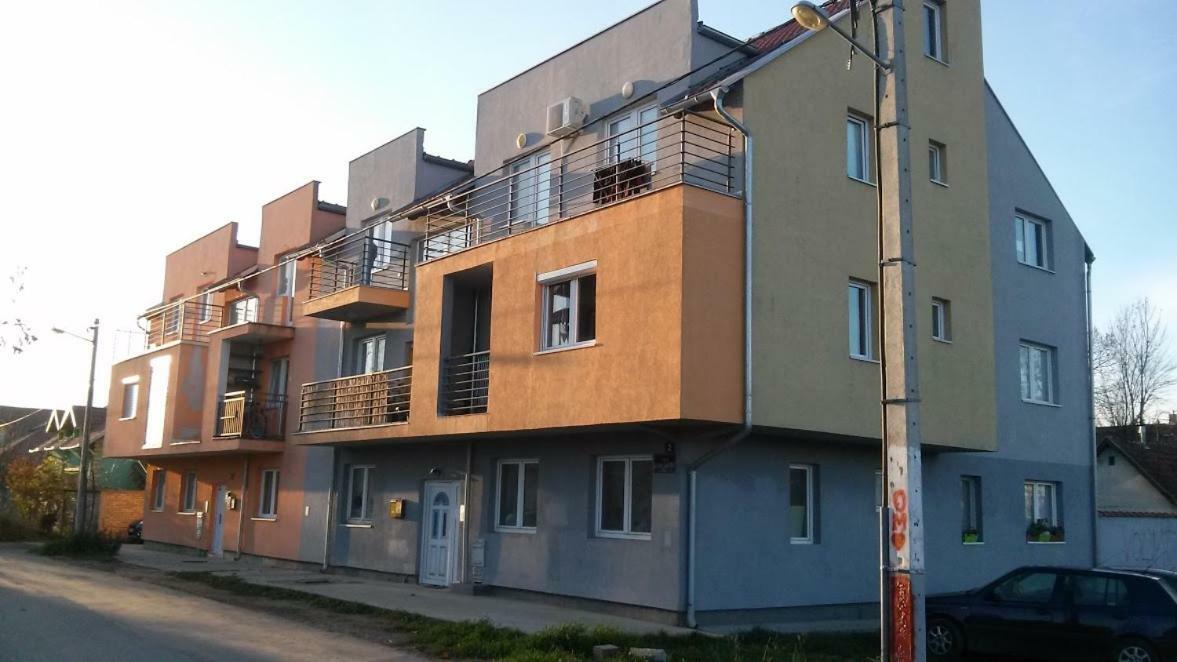 Apartman Tatjana Νόβι Σαντ Εξωτερικό φωτογραφία